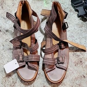 BUCKLE SHOES